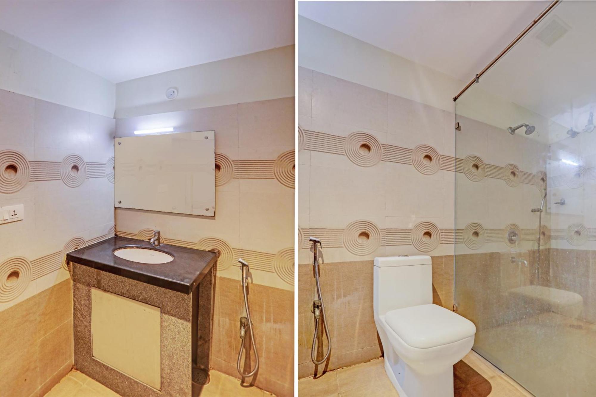 Capital O Surabhi Elite Near Miraj Cinemas - Shalini Shivani Sururnagar Extérieur photo