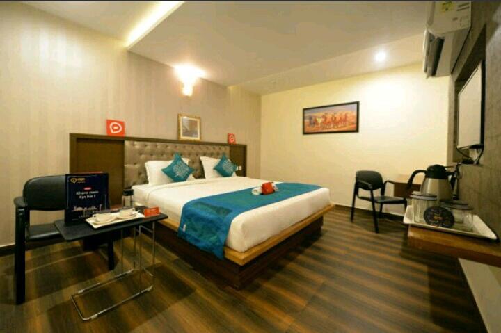 Capital O Surabhi Elite Near Miraj Cinemas - Shalini Shivani Sururnagar Extérieur photo